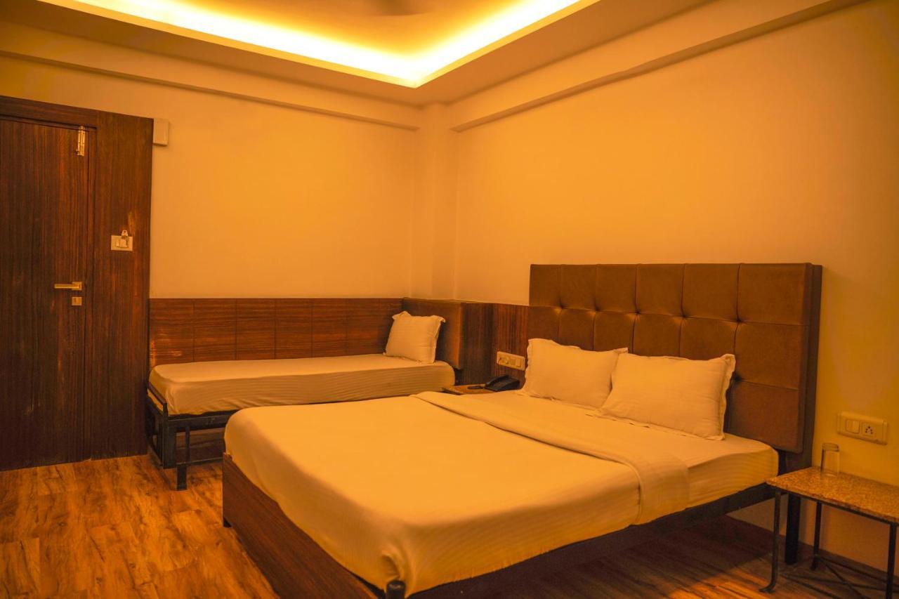 The Atithi Niwas Hotell Indore Eksteriør bilde